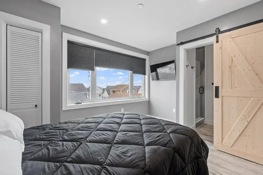 New Luxury 4 Bed Condo Perfect for Winter Rental