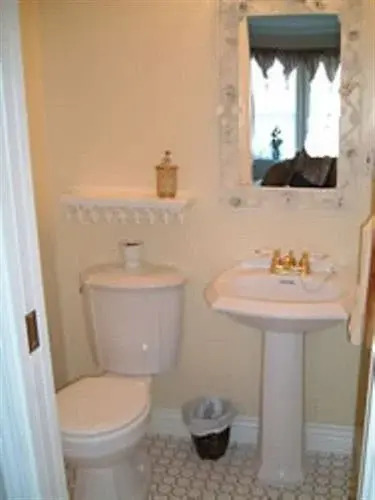 The Doorknocker Bed and Breakfast