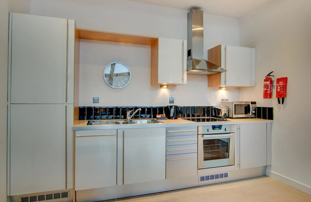 Modern 2 Bedroom Apartment City Centre