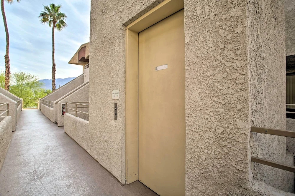 Walk to Dtwn Palm Springs: Condo w/ Pool Access