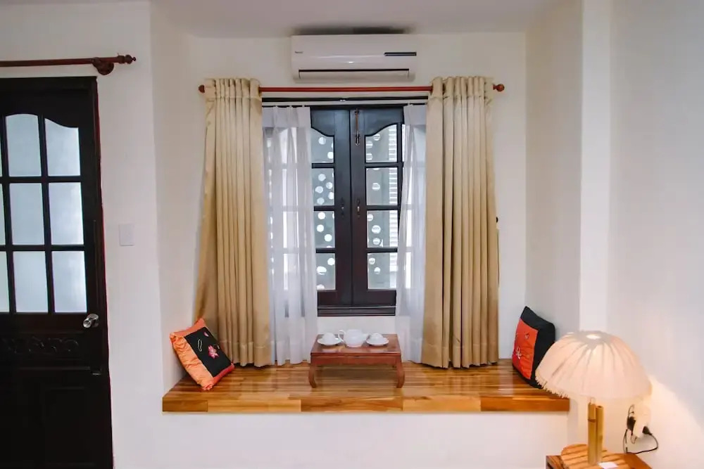 Canary Saigon Hotel