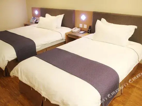 V Yeginn Hotel