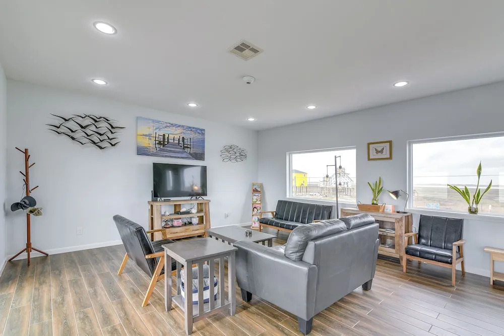 Surfside Beach Home w/ Private Boardwalk Access!