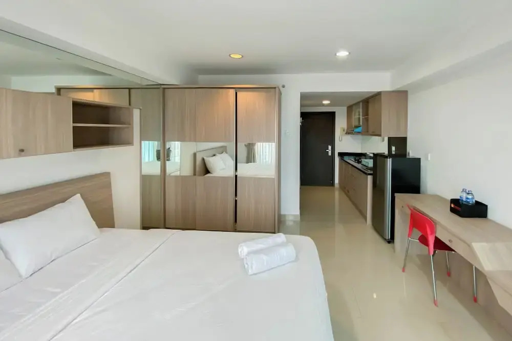 Homey And Cozy Living Studio At Tamansari The Hive Apartment