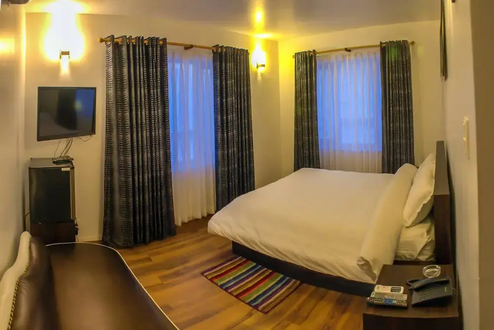 Hotel Ghar