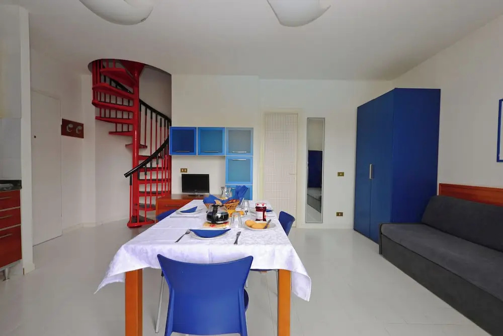 Inviting Apartment With Pool and Solarium