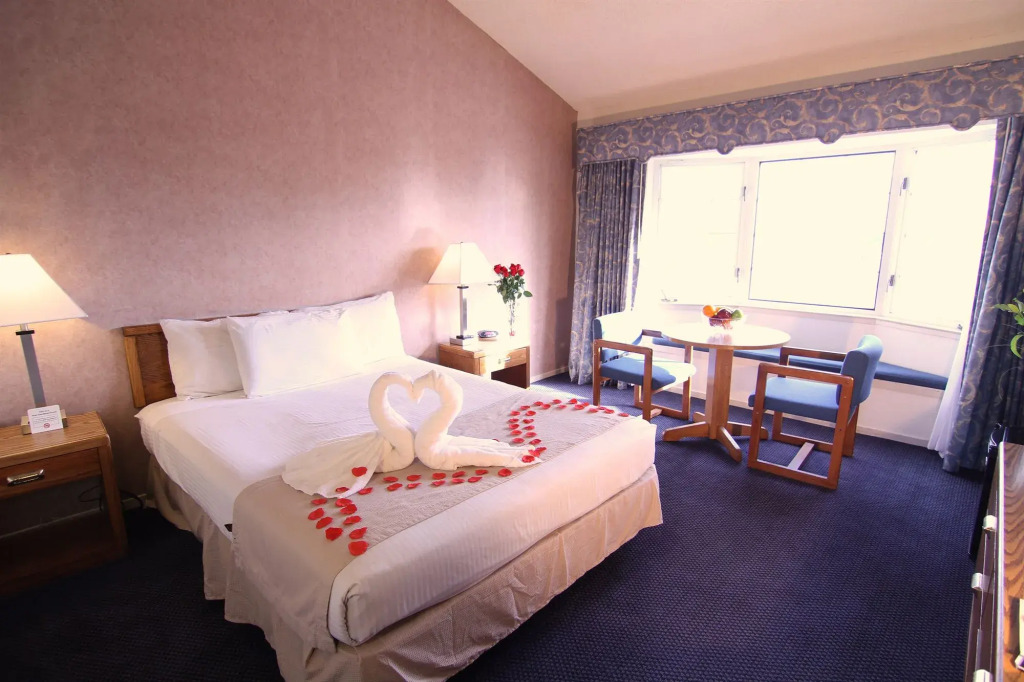 Harbor View Inn