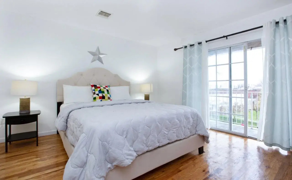 Racpanos Modern Stay on Ocean Avenue