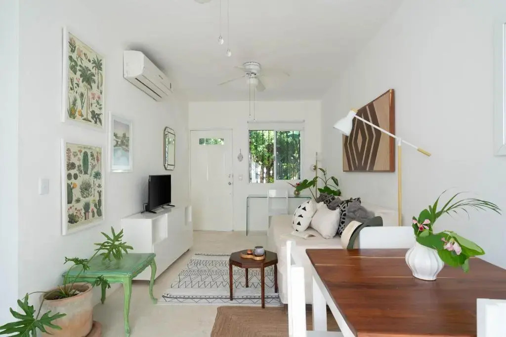 Perfect Cozy Vacation Home Just 2 Miles From the beach