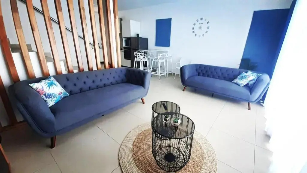 Carré d'or v luxury 3bed duplex with private pool and rooftop sea view flic-en-flac, Mauritius 20mins walk to beach, bar, restaurants and amenities