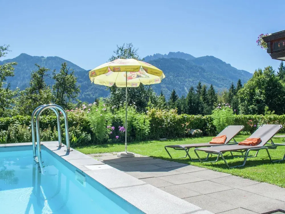 Apartment in a Wooded Area With Pool