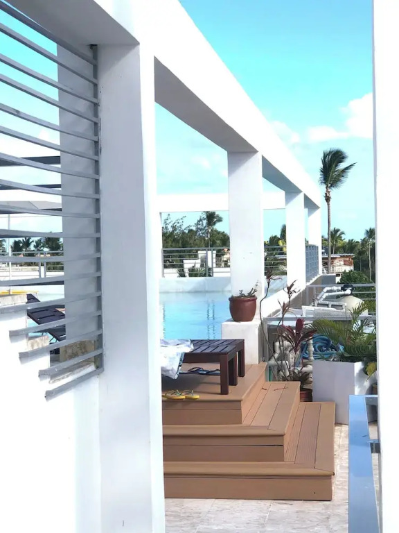 Studio Apart Hotel Rooftop Pool Beach