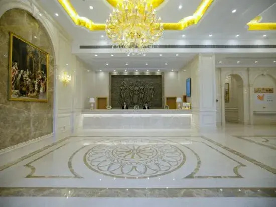 Vienna Hotel ( Ganzhou High-speed Railway West Station Jinling Road Store)