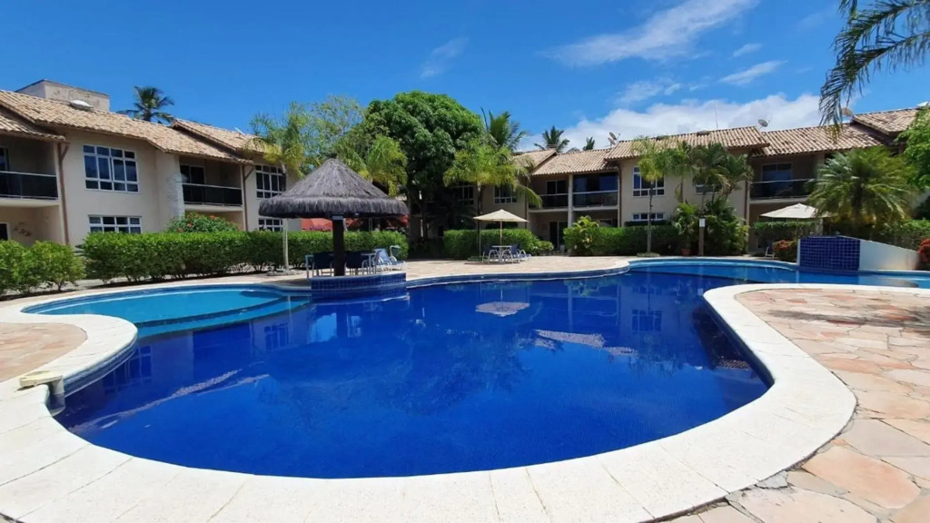 Duplex a 50 metros da praia com 4 quartos completo