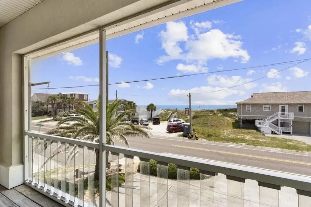 Ocean View 3 Bedroom Home - Pet Friendly