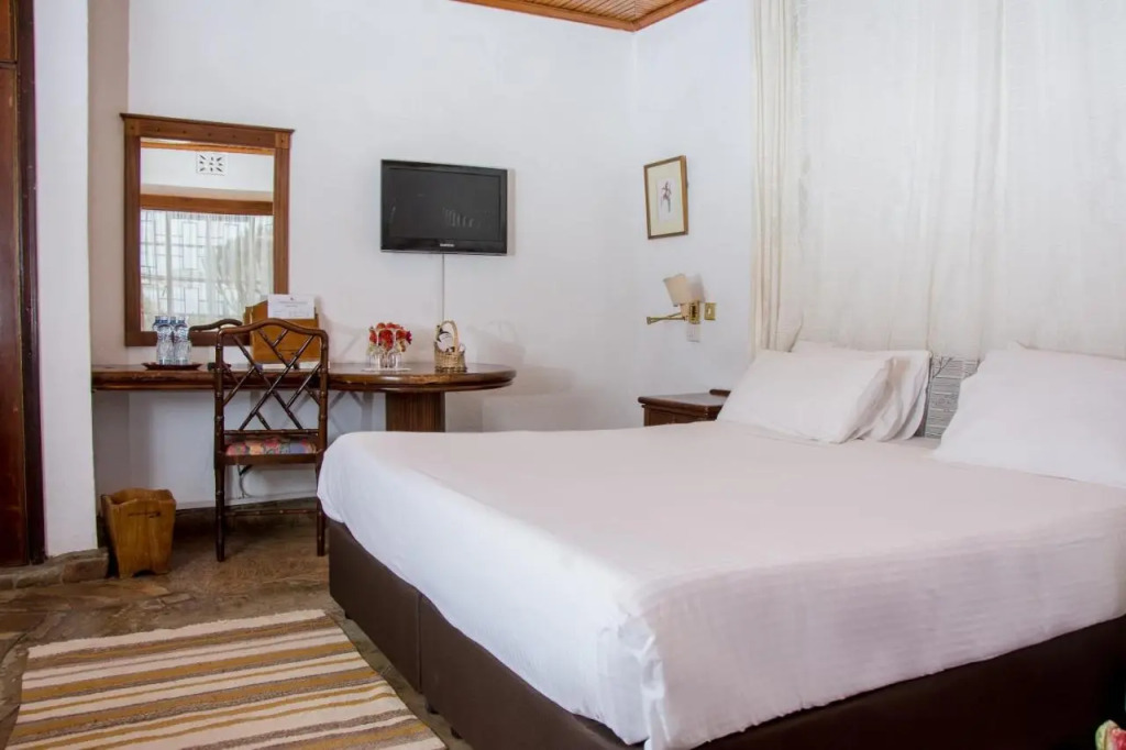 Jacaranda Lake Elementaita Lodge