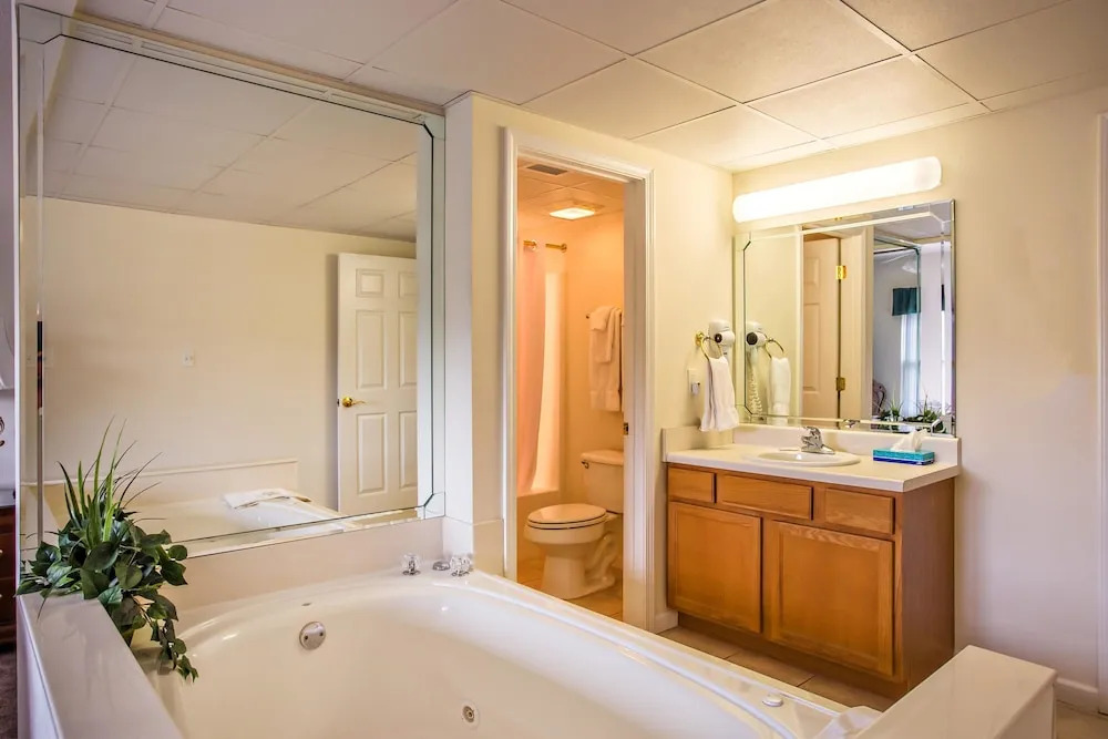 Whispering Pines 643