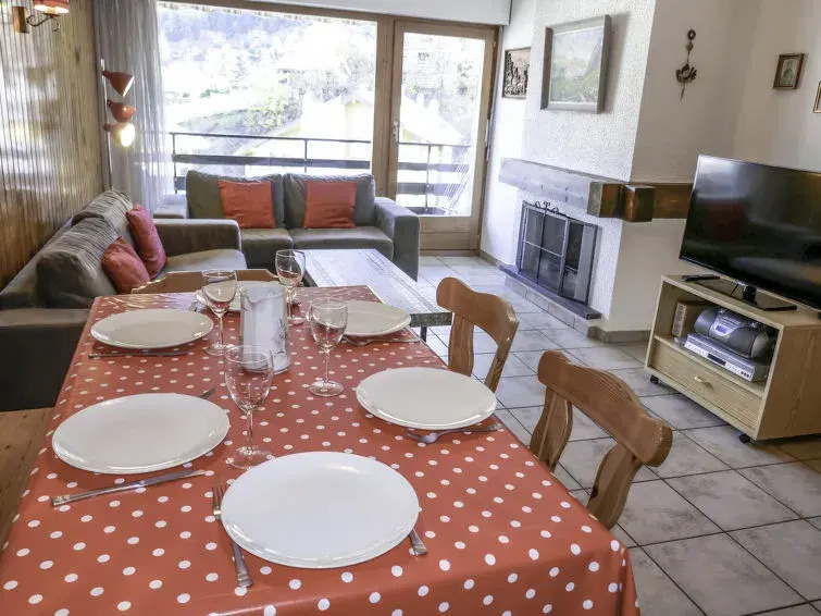 Apartment Les Platanes E3 by Interhome