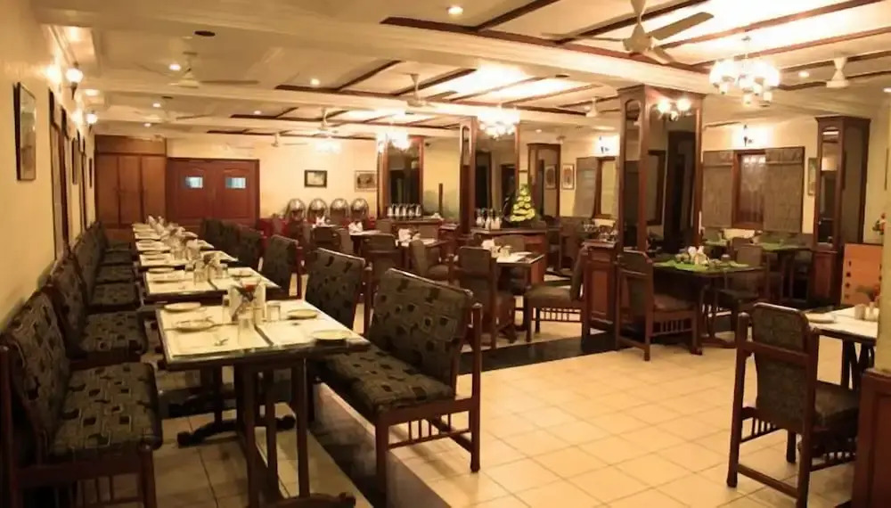 FabHotel Royale Basant Residency - Gandhinagar