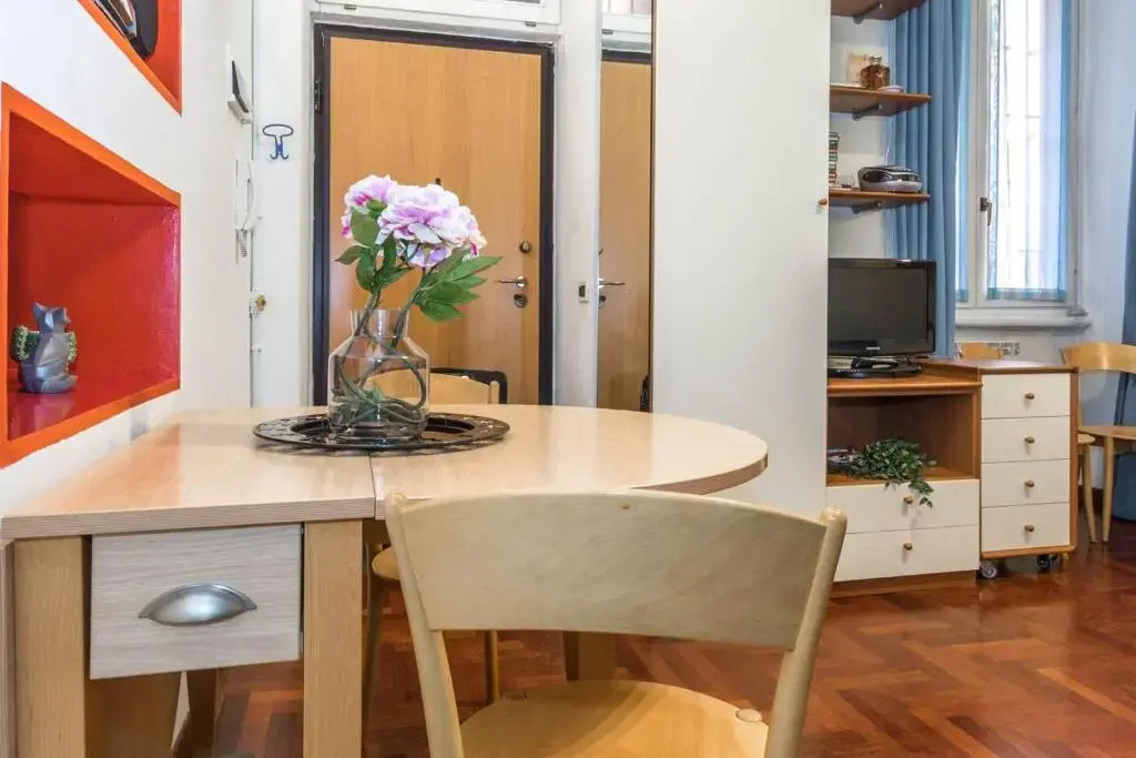 ALTIDO Colorful Studio for 2 close to Sforzesco Castle