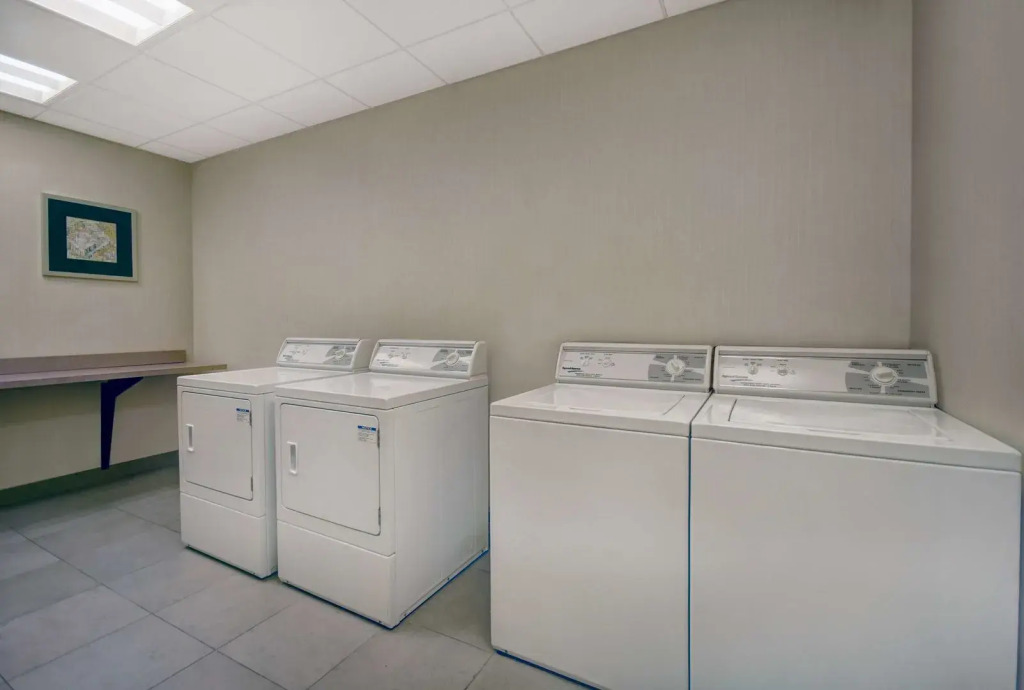 Hampton Inn and Suites Robbinsville