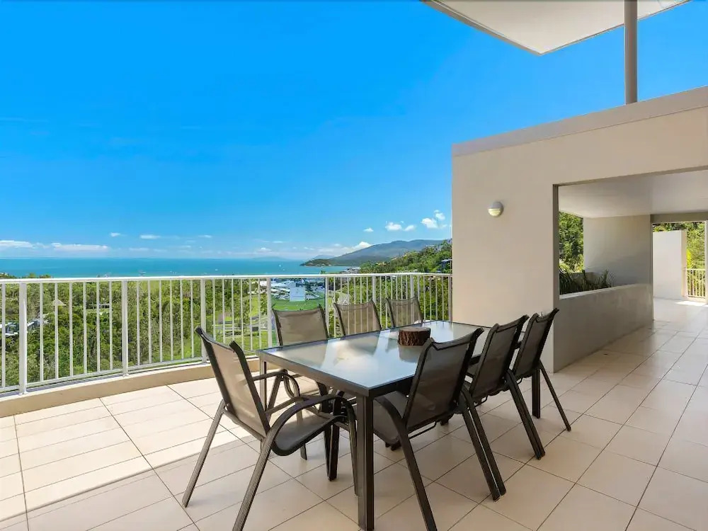 Sea Forever on Azure - Airlie Beach