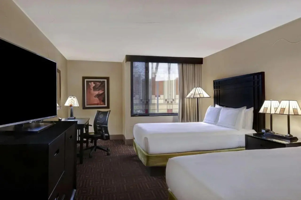 DoubleTree by Hilton Phoenix- Tempe