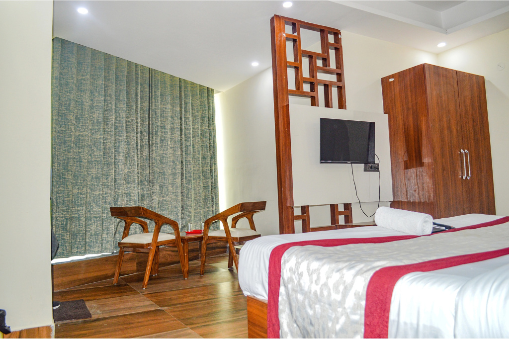 FabHotel The Golf Inn - Nr Botanical Garden Metro