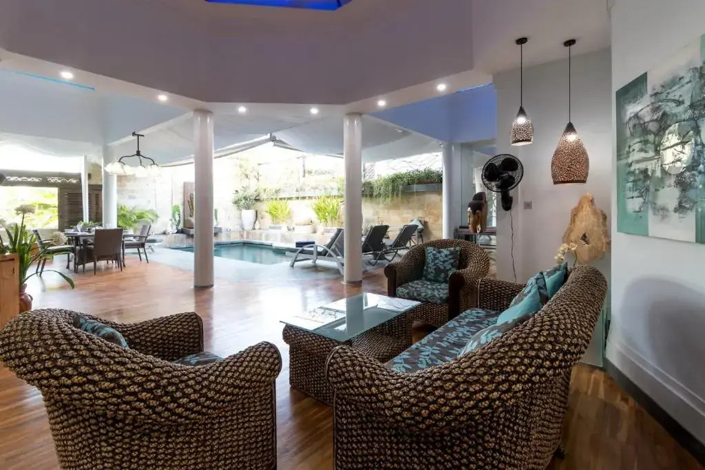 Pura Villa