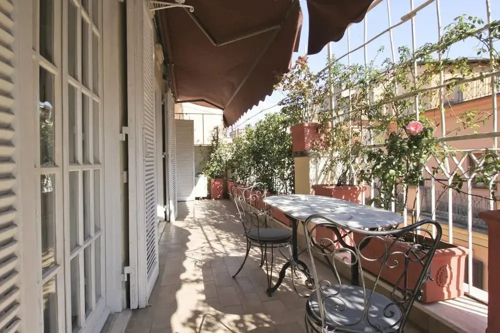 AT Roman Penthouse