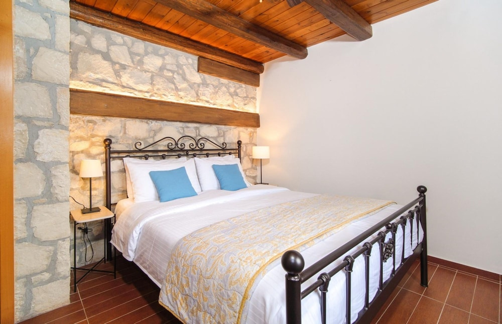 Villa Fegari - Delightful 1 Bedroom Stone House