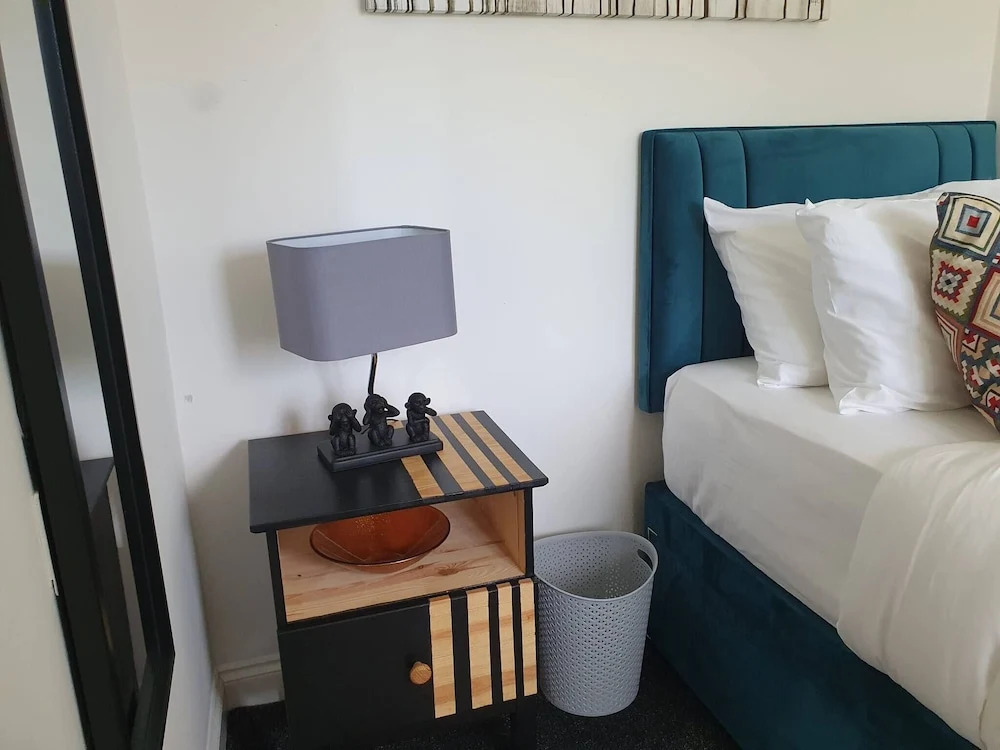 Spacious 3BR - Nr Clifton Train Station 510min Walk - Garden & Free Parking