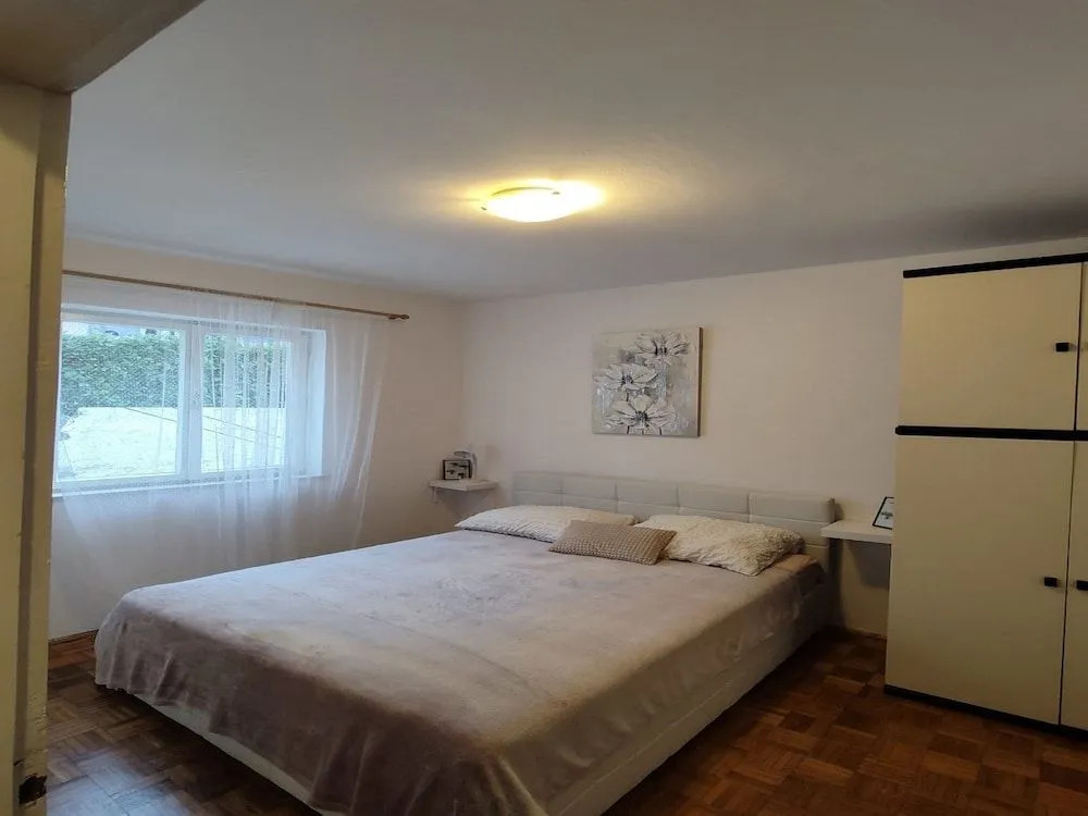 Apartment Angelina - Three Bedroom Apartment With Balcony and Sea View