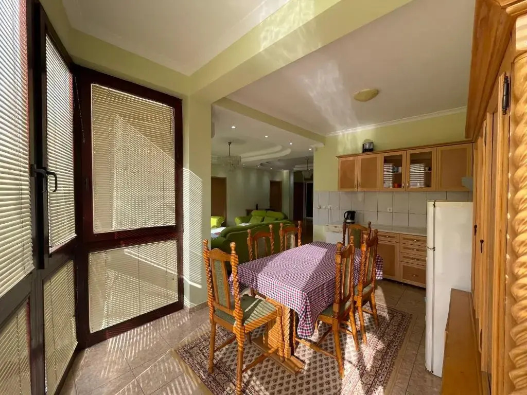 Huge Apartment with a Garden in the City Center