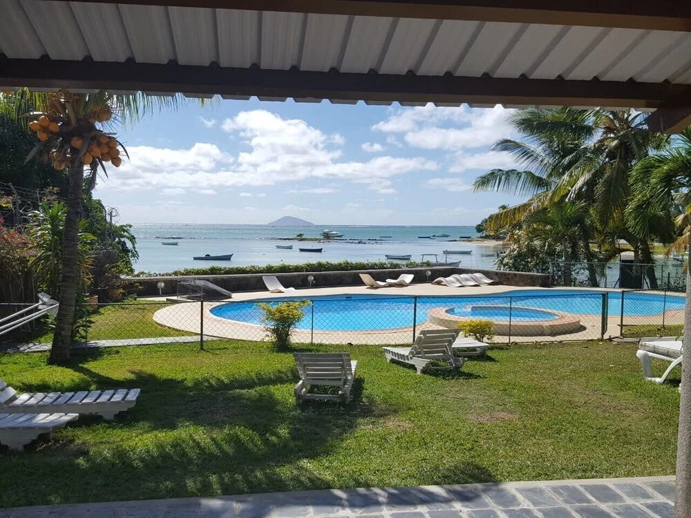 Bungalow for Families and Friends by the sea and Pool - by Feelluxuryholidays