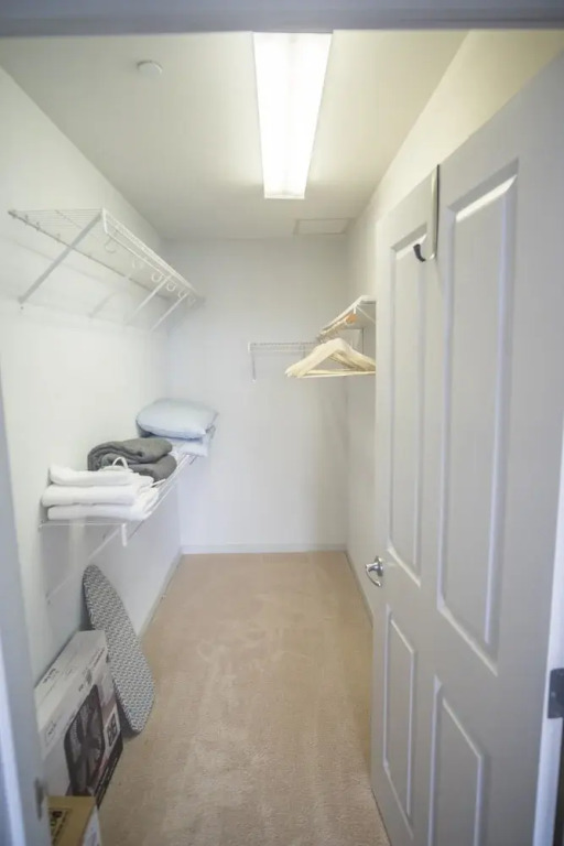 Spacious Townhome w Parking by Frontdesk