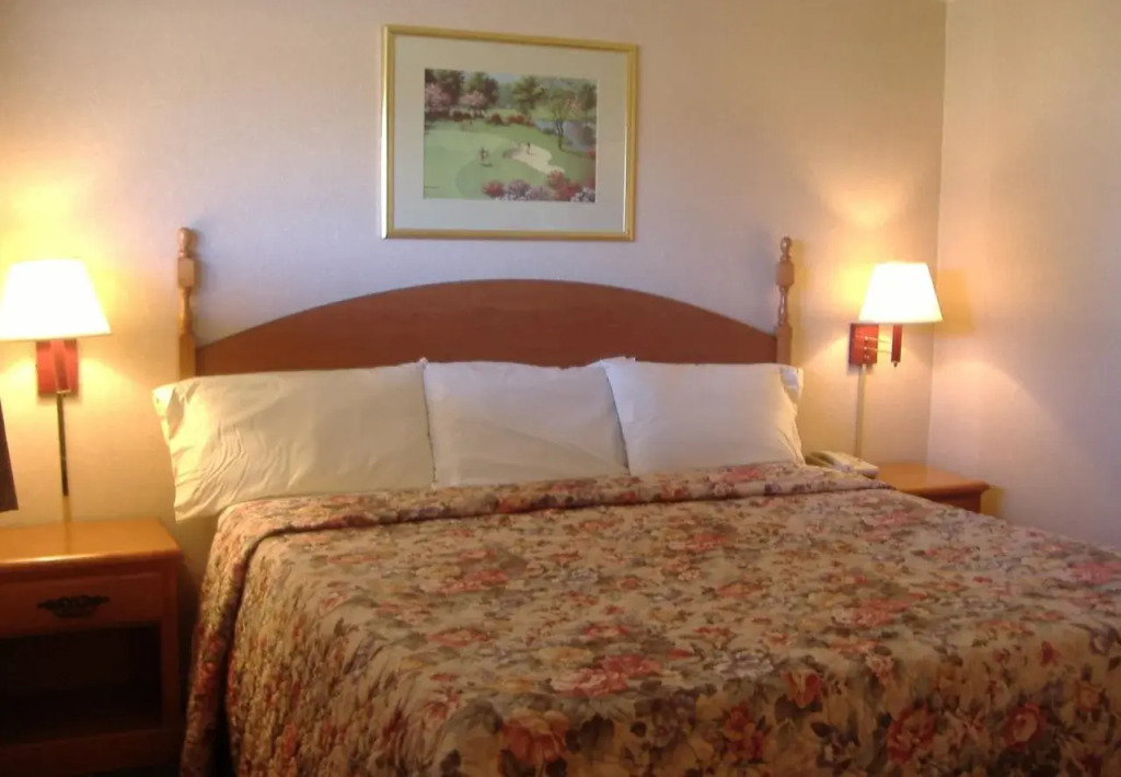 Regency Inn & Suites Greensboro