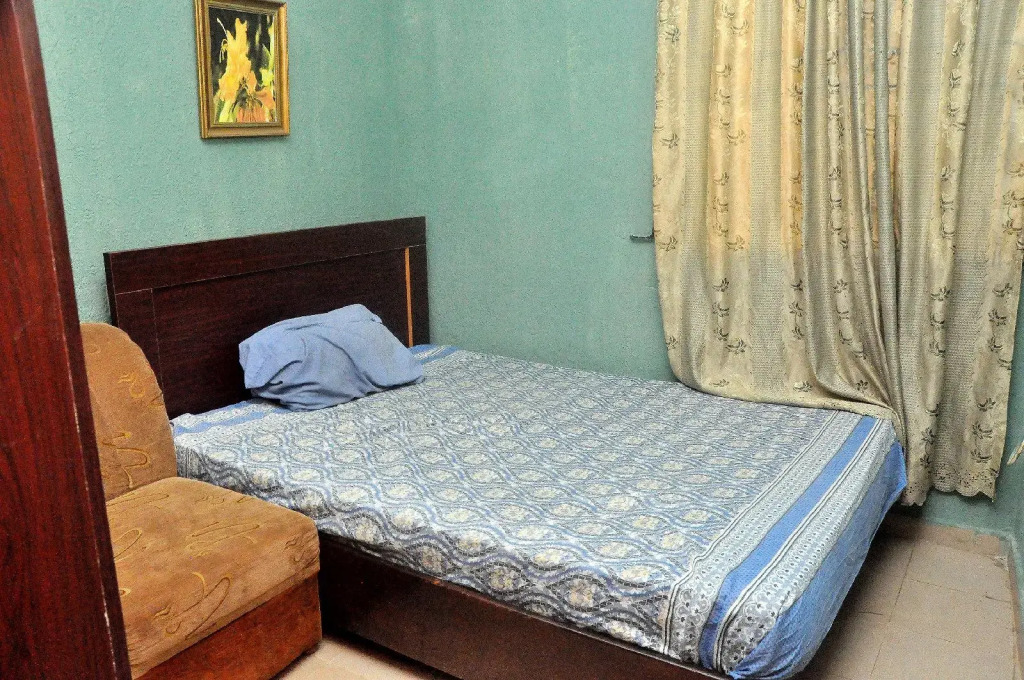 Oyins Holiday Inn Annex