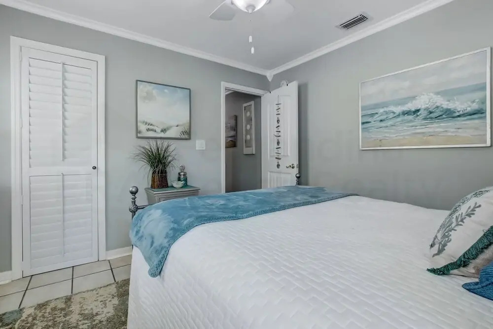 531 Nf 2 Bedroom Home by RedAwning