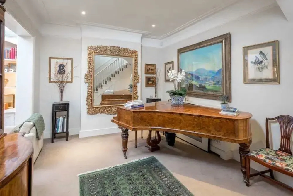 Veeve - Fulham Victorian