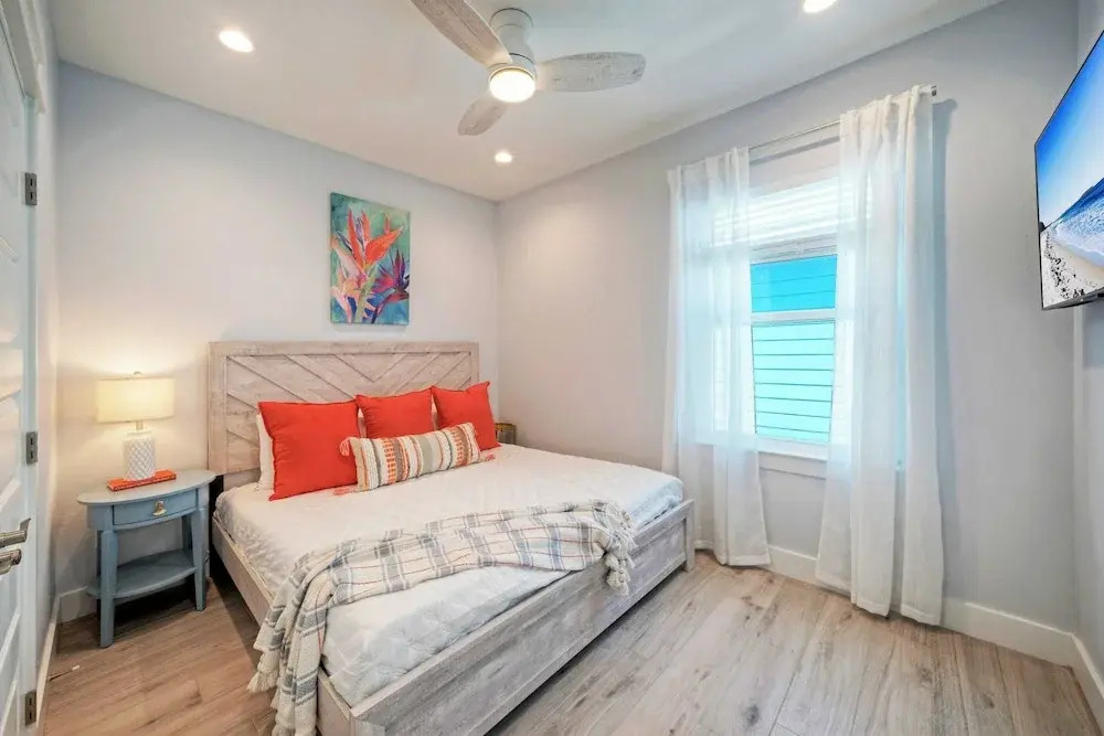 Coastal Retreat w/ Pool, Firepit, BBQ & Outdoor TV Lounge Deja Blue by Avantstay