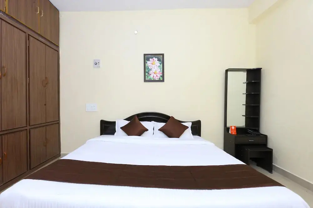 OYO 11094 Rallapalli Service Apartments