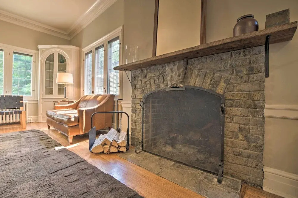 Classic Oak Park Home, 11 Mi to Downtown Chicago!