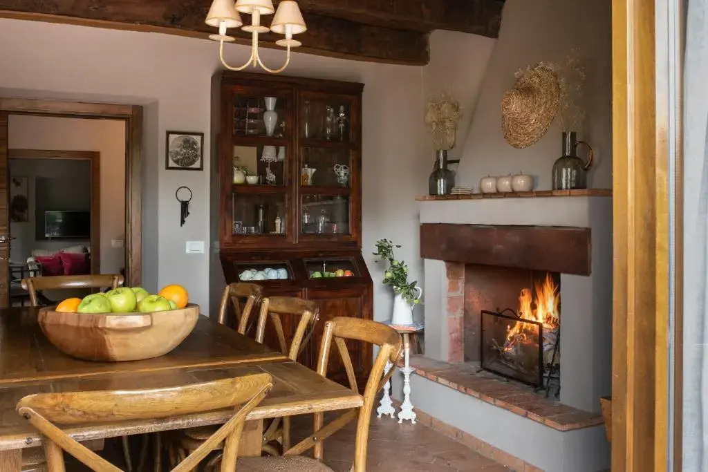 I Ginepri exclusive CountryHouse, 15pax, private pool, Aulla