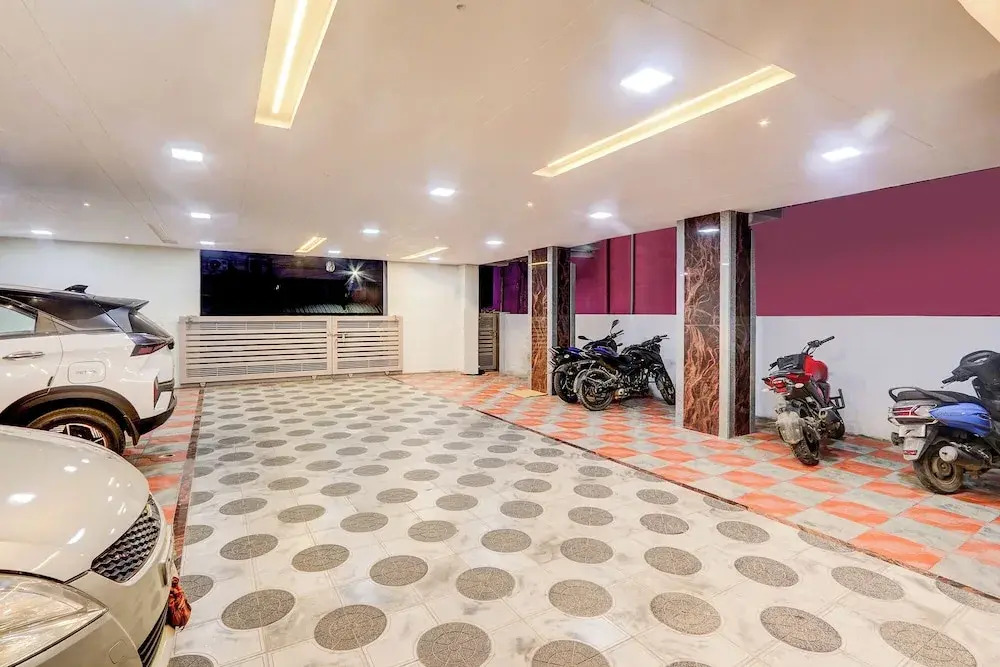 Fabhotel Vishnu Grand