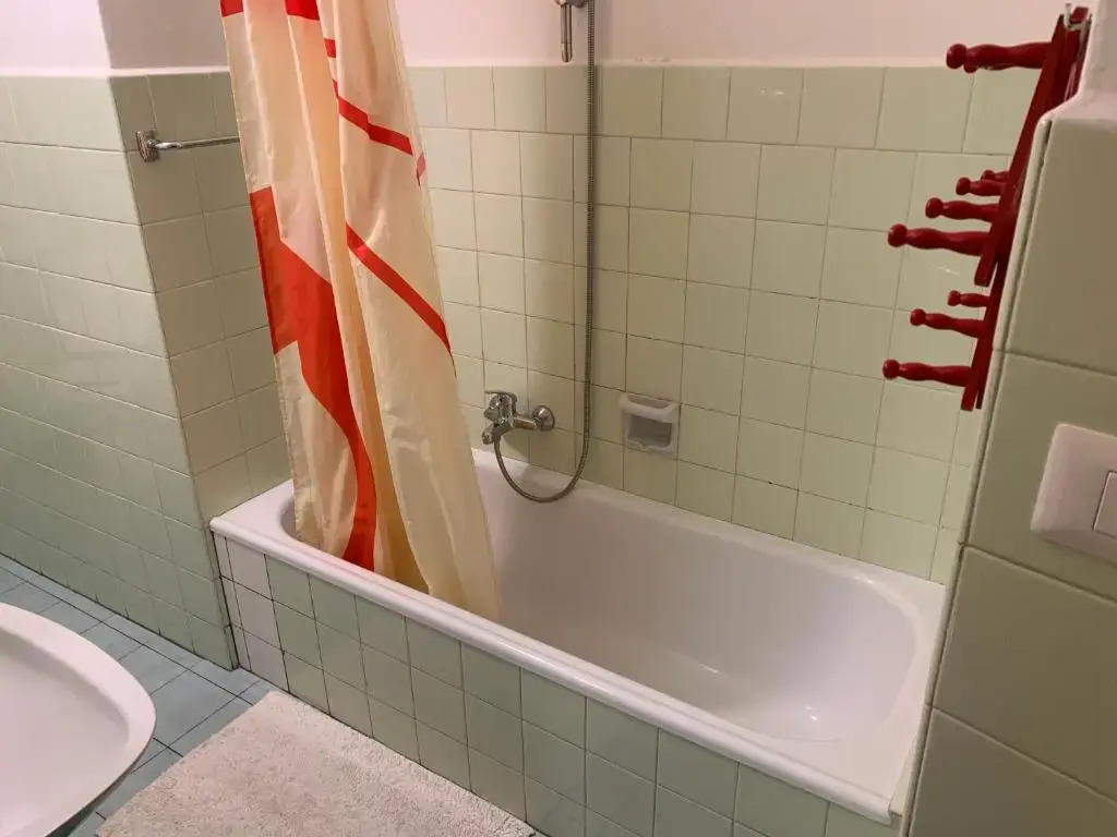 Casa Bianca 6 - confortevole in centro a Moneglia