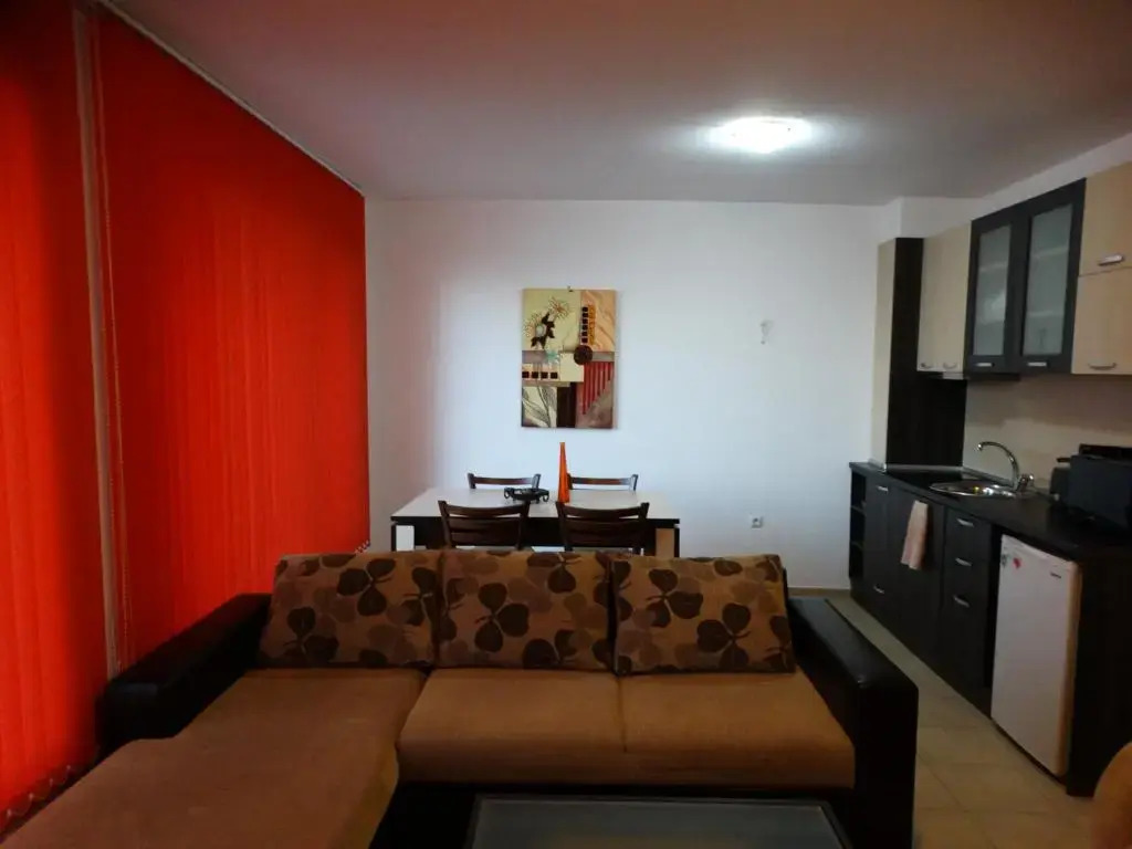 Flat Lora Pomorie