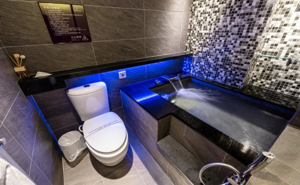 SIX FUKUN HOTEL