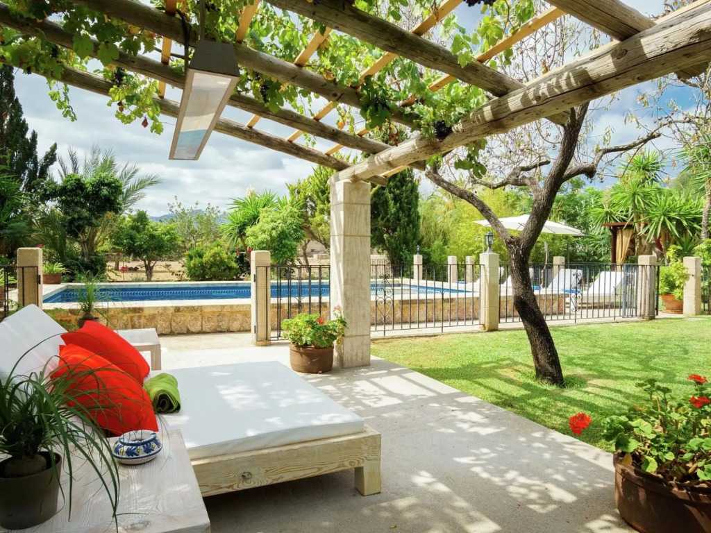 Luxurious Country House With Heated Pool for 8 People in Pollensa