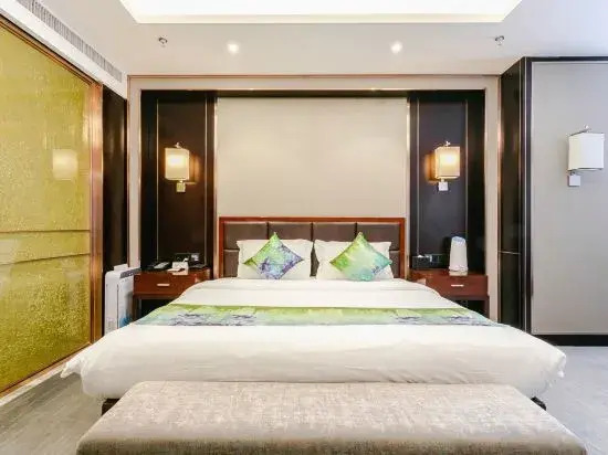 Asia Europe Hotel (Lan Da Er Yuan Branch, Xiguan Metro Station)